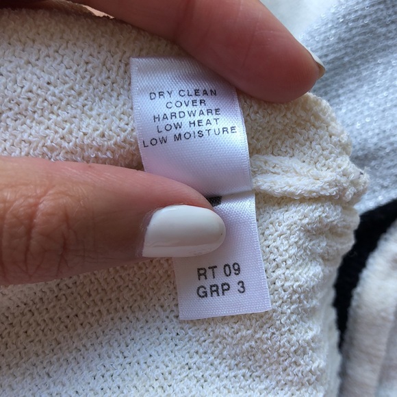 ST. JOHN SoCa Metallic Color Block Vest! - Picture 10 of 10